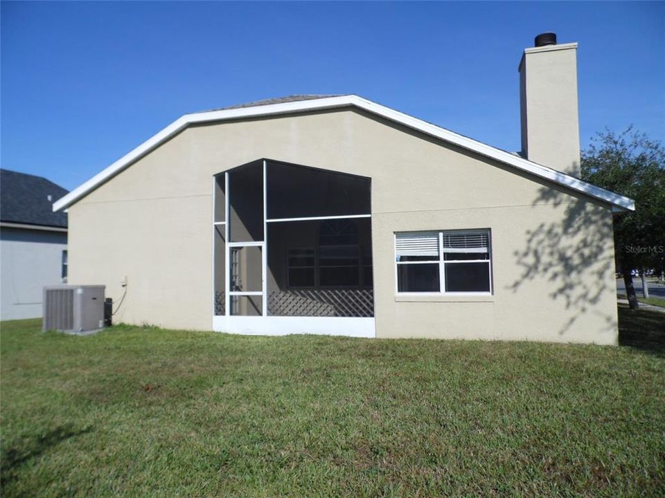 For Rent: $2,380 (3 beds, 2 baths, 1687 Square Feet)