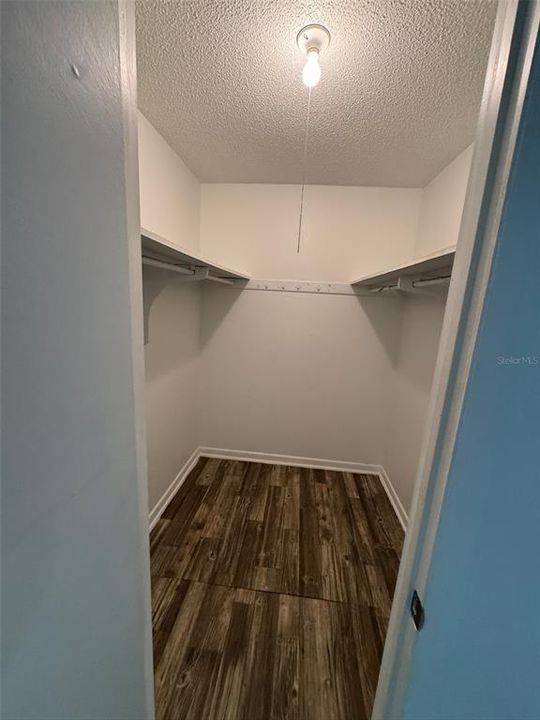 For Rent: $999 (1 beds, 1 baths, 775 Square Feet)