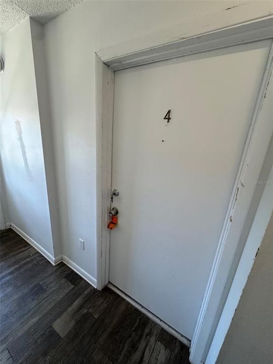 For Rent: $999 (1 beds, 1 baths, 775 Square Feet)
