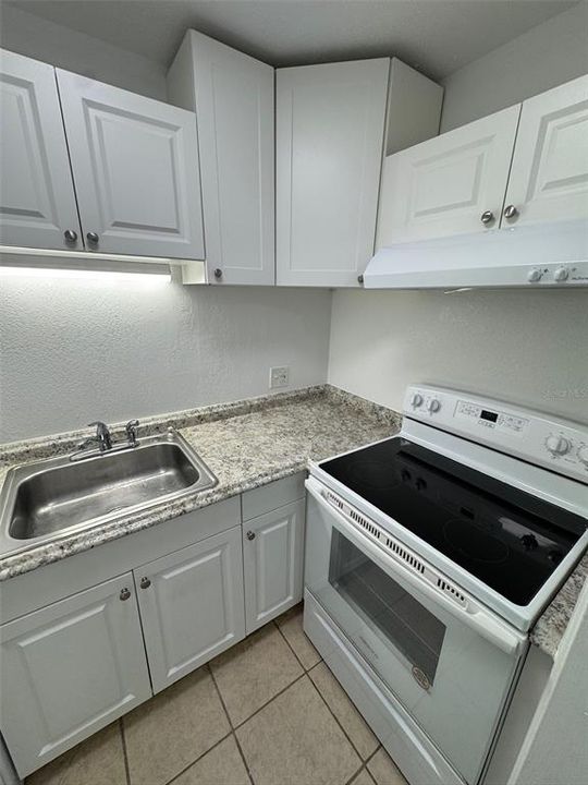For Rent: $999 (1 beds, 1 baths, 775 Square Feet)
