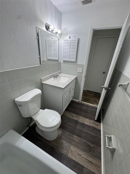For Rent: $999 (1 beds, 1 baths, 775 Square Feet)