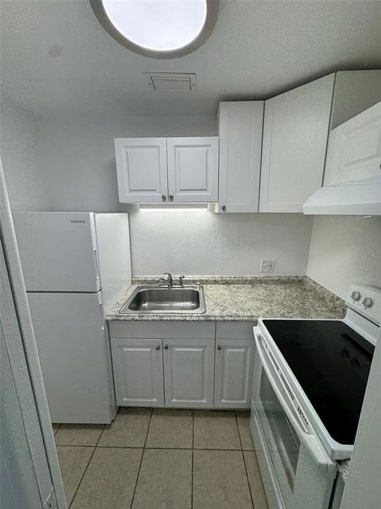 For Rent: $999 (1 beds, 1 baths, 775 Square Feet)