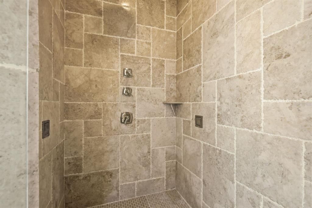 For Sale: $1,100,000 (4 beds, 3 baths, 3670 Square Feet)