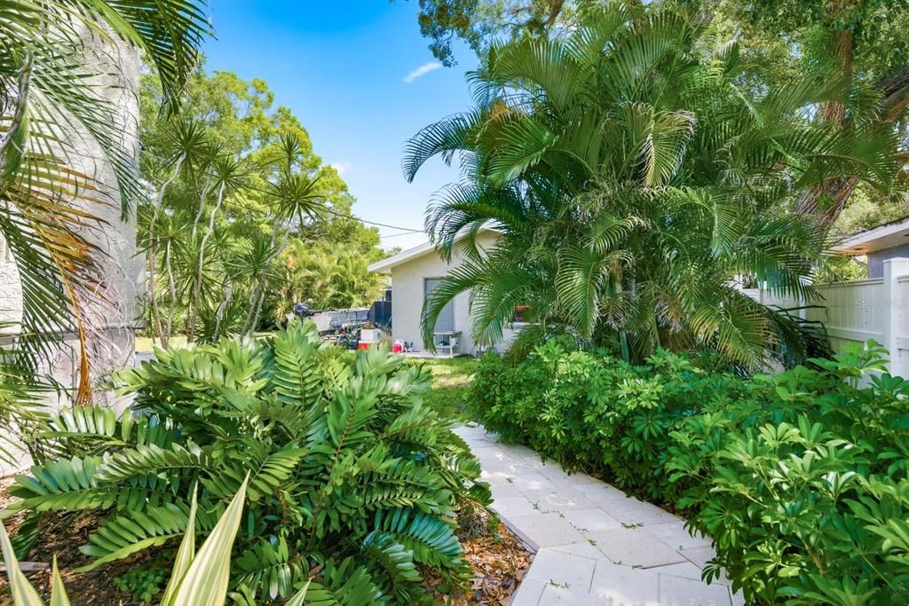 For Sale: $1,100,000 (4 beds, 3 baths, 3670 Square Feet)