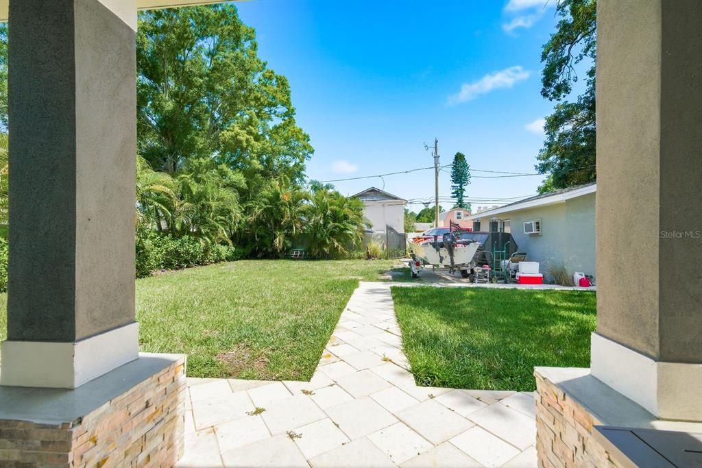 For Sale: $1,100,000 (4 beds, 3 baths, 3670 Square Feet)