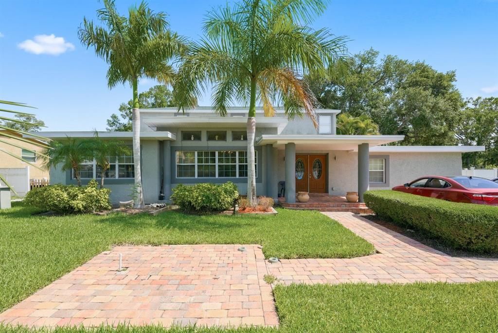 For Sale: $1,100,000 (4 beds, 3 baths, 3670 Square Feet)