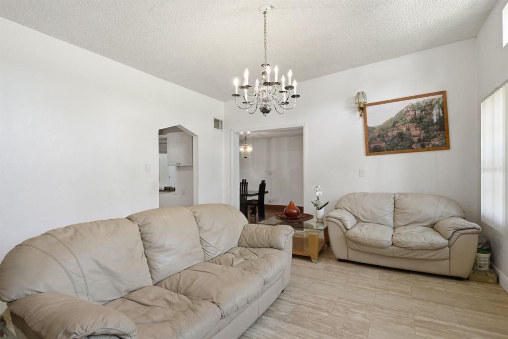 For Sale: $1,100,000 (4 beds, 3 baths, 3670 Square Feet)