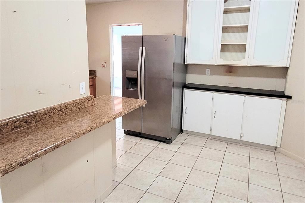На продажу: $329,900 (3 спален, 1 ванн, 1559 Квадратных фут)