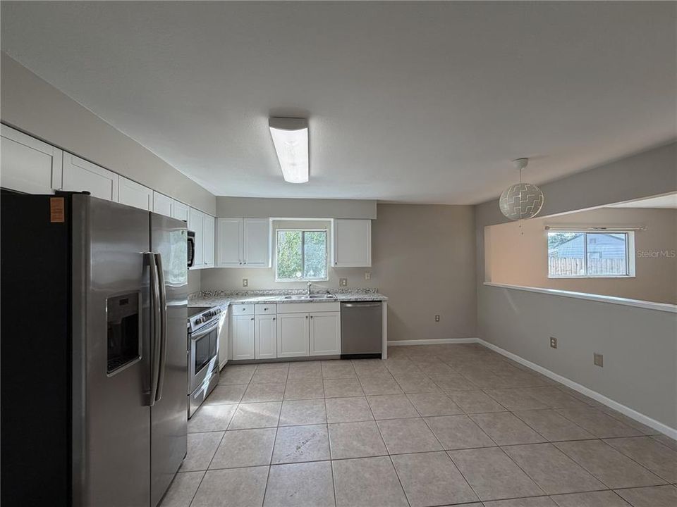 Active With Contract: $1,795 (3 beds, 2 baths, 1486 Square Feet)