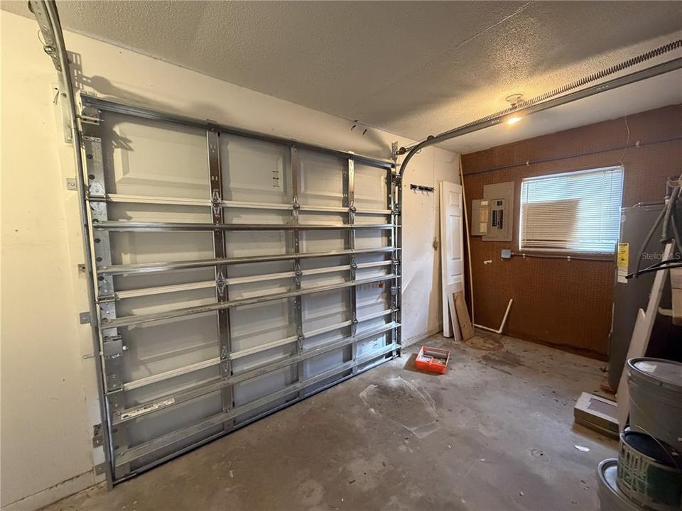 Active With Contract: $1,795 (3 beds, 2 baths, 1486 Square Feet)