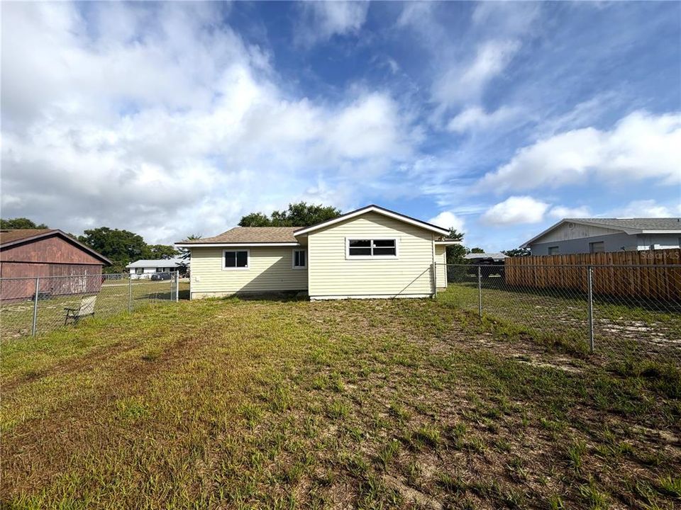 Active With Contract: $1,795 (3 beds, 2 baths, 1486 Square Feet)
