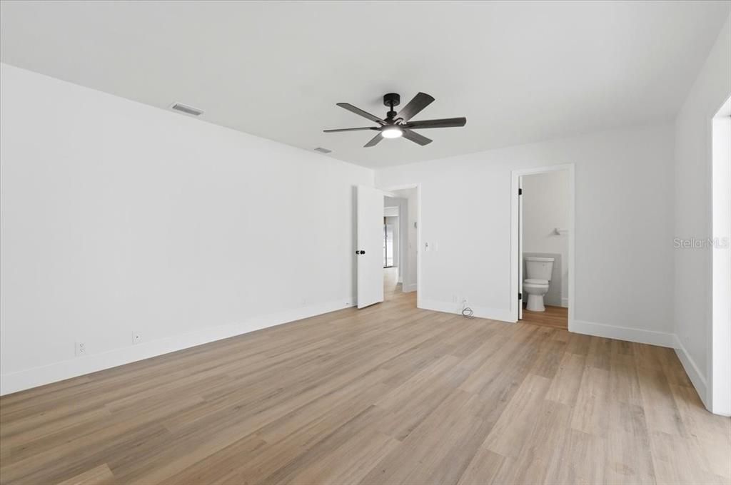 На продажу: $325,000 (3 спален, 2 ванн, 1502 Квадратных фут)