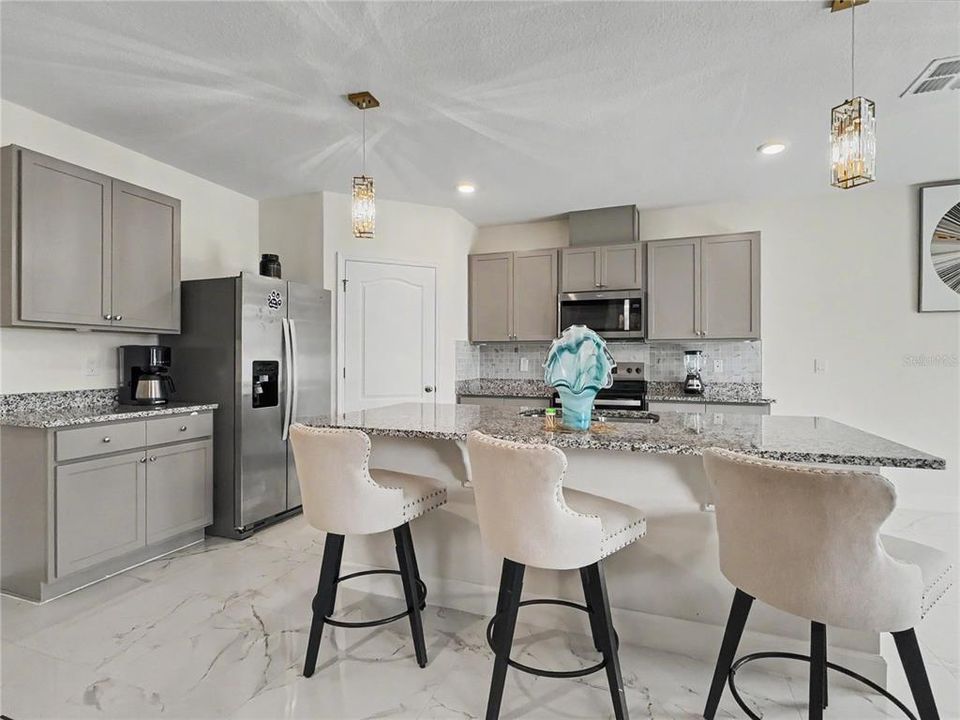 For Rent: $3,700 (5 beds, 3 baths, 2696 Square Feet)