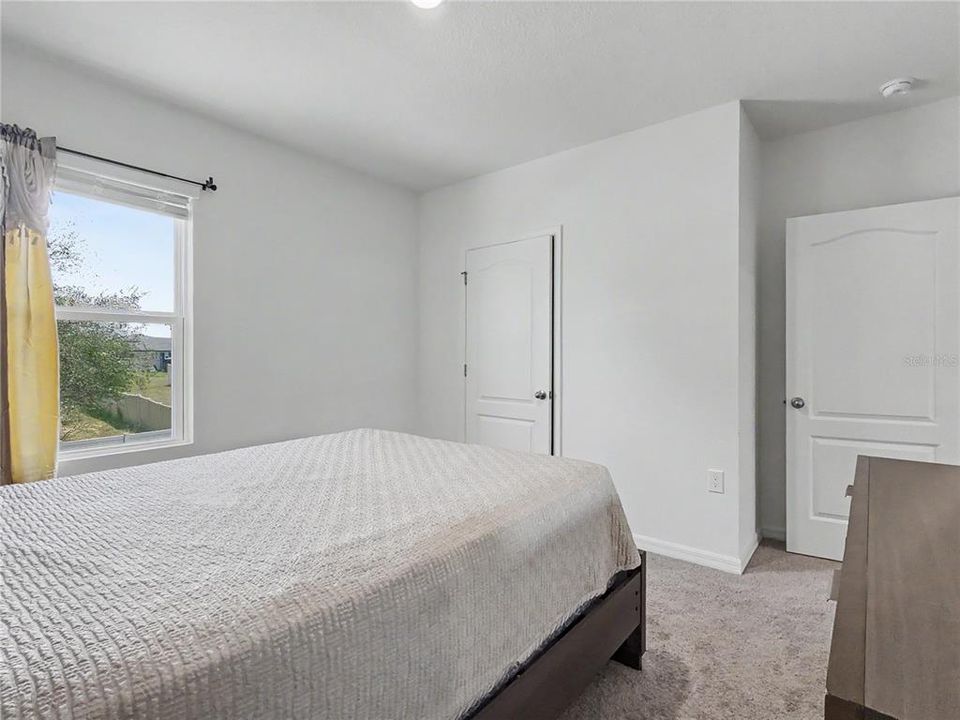 For Rent: $3,700 (5 beds, 3 baths, 2696 Square Feet)