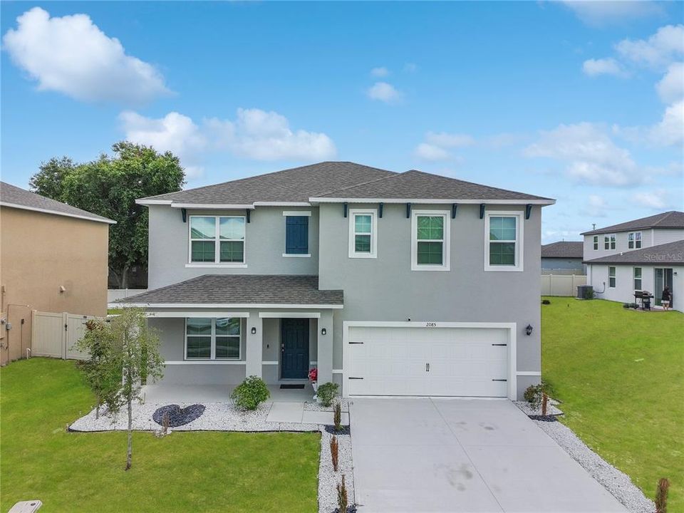 For Rent: $3,700 (5 beds, 3 baths, 2696 Square Feet)
