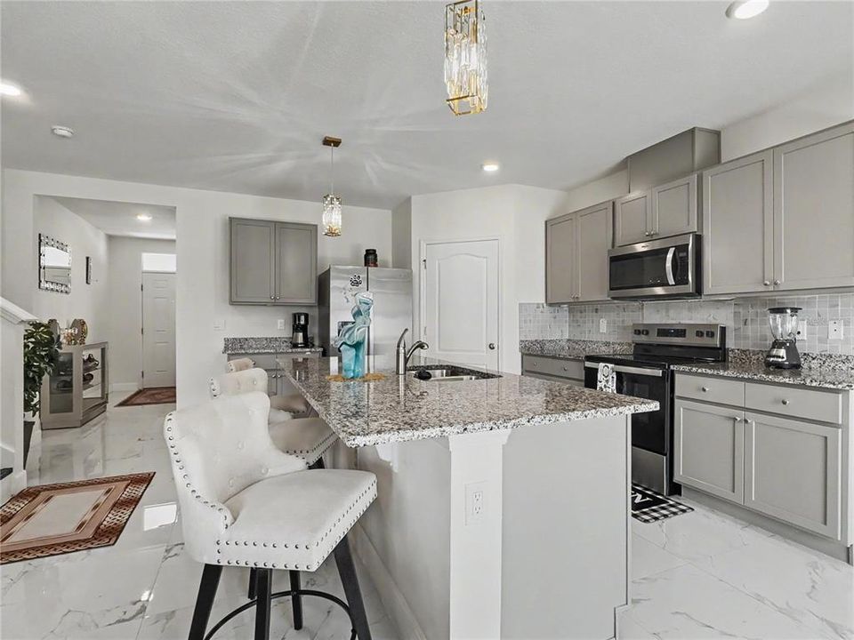 For Rent: $3,700 (5 beds, 3 baths, 2696 Square Feet)