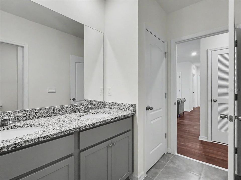 For Rent: $3,700 (5 beds, 3 baths, 2696 Square Feet)