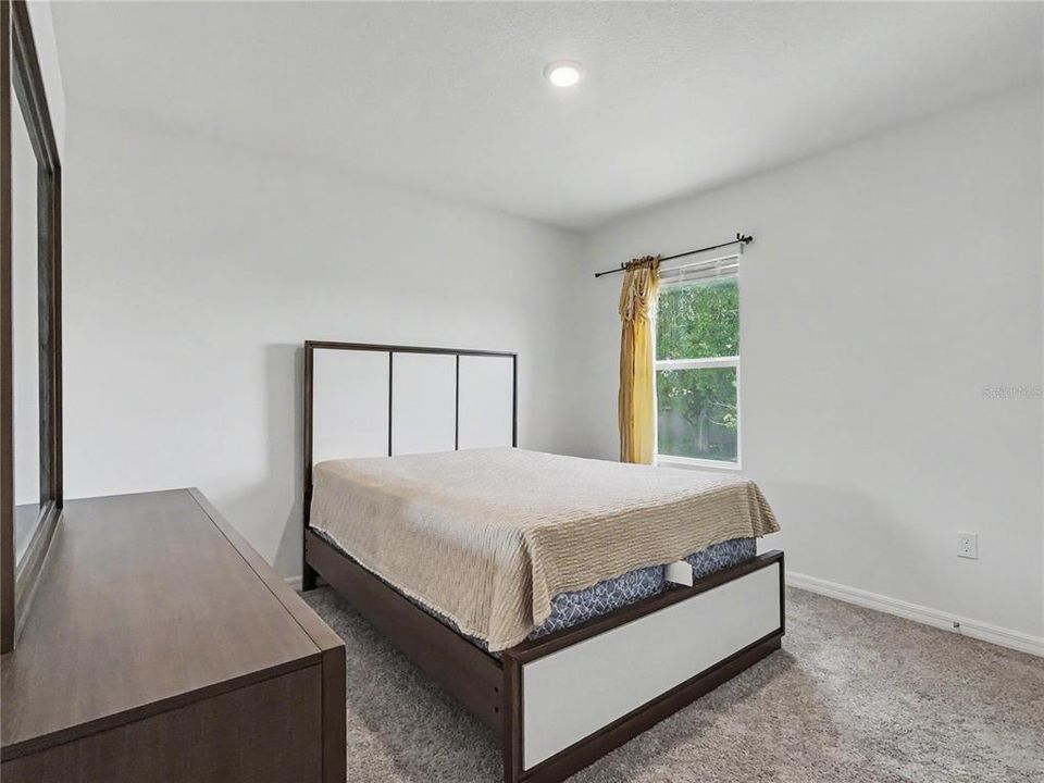 For Rent: $3,700 (5 beds, 3 baths, 2696 Square Feet)