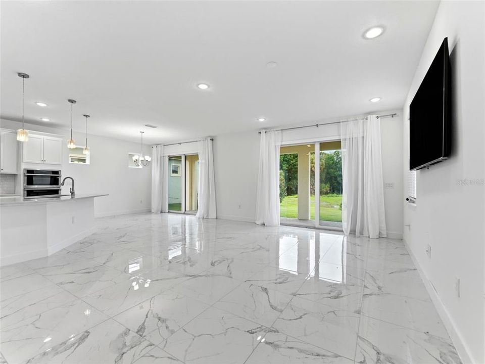 En Venta: $564,999 (4 camas, 3 baños, 2273 Pies cuadrados)