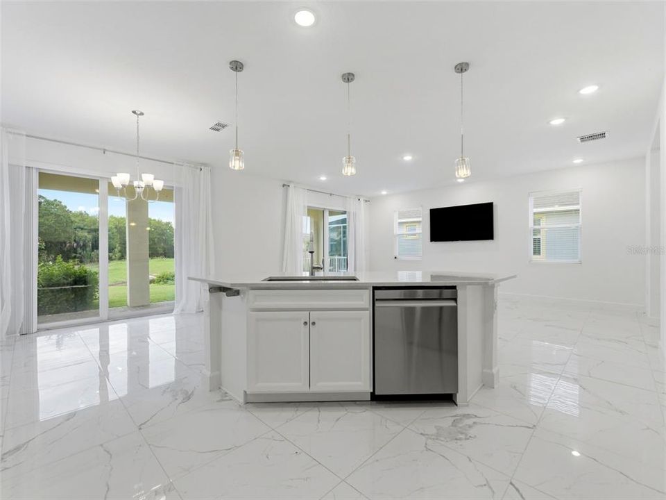 En Venta: $564,999 (4 camas, 3 baños, 2273 Pies cuadrados)
