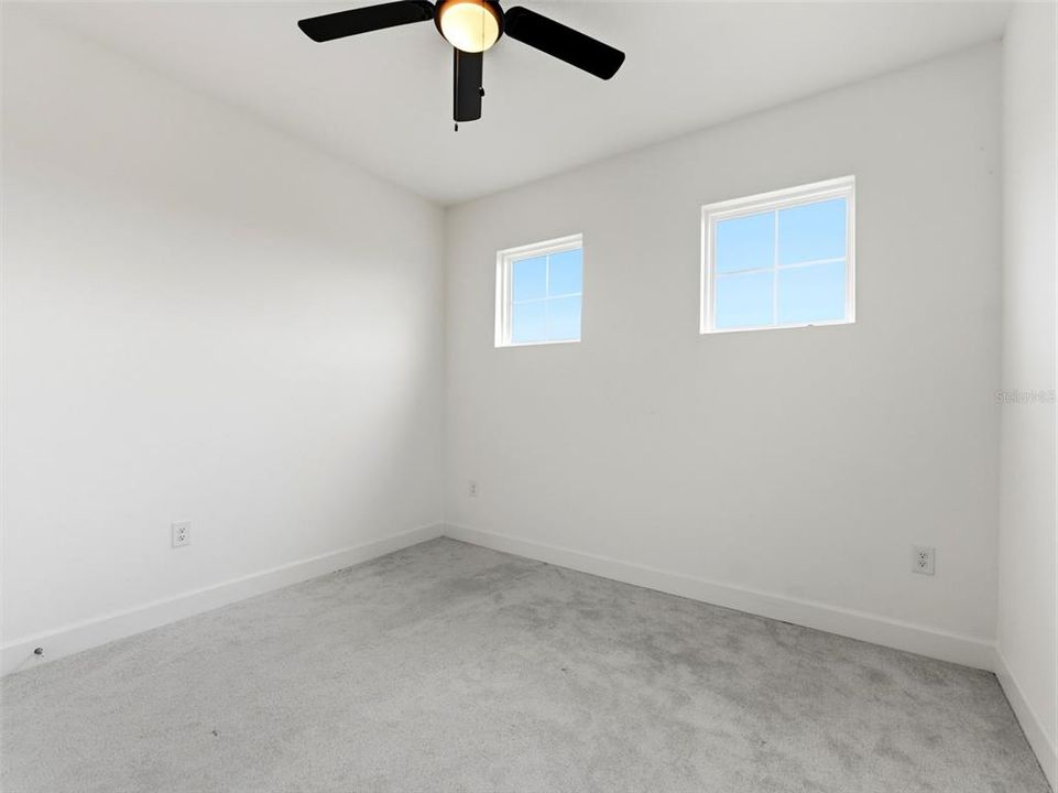 En Venta: $564,999 (4 camas, 3 baños, 2273 Pies cuadrados)