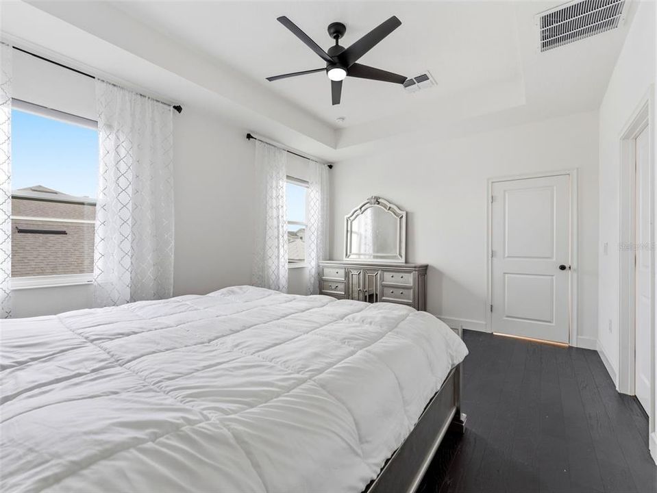 En Venta: $564,999 (4 camas, 3 baños, 2273 Pies cuadrados)