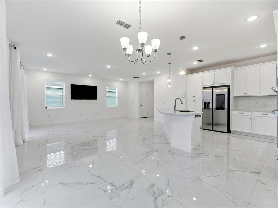 En Venta: $564,999 (4 camas, 3 baños, 2273 Pies cuadrados)