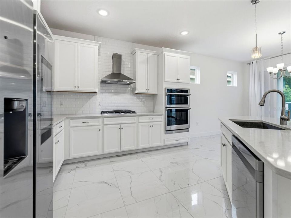 En Venta: $564,999 (4 camas, 3 baños, 2273 Pies cuadrados)