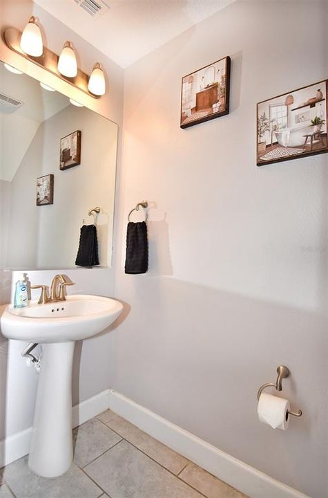 For Rent: $2,500 (3 beds, 2 baths, 1591 Square Feet)