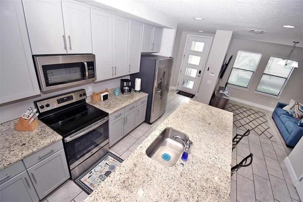 For Rent: $2,500 (3 beds, 2 baths, 1591 Square Feet)