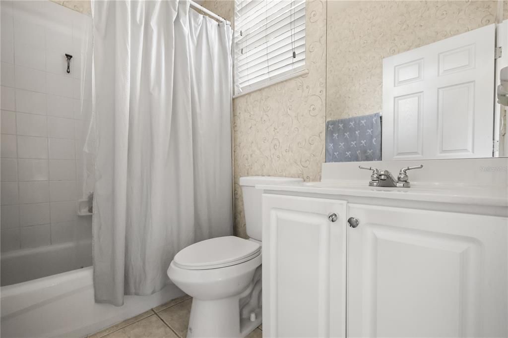 En Venta: $570,000 (4 camas, 3 baños, 2772 Pies cuadrados)