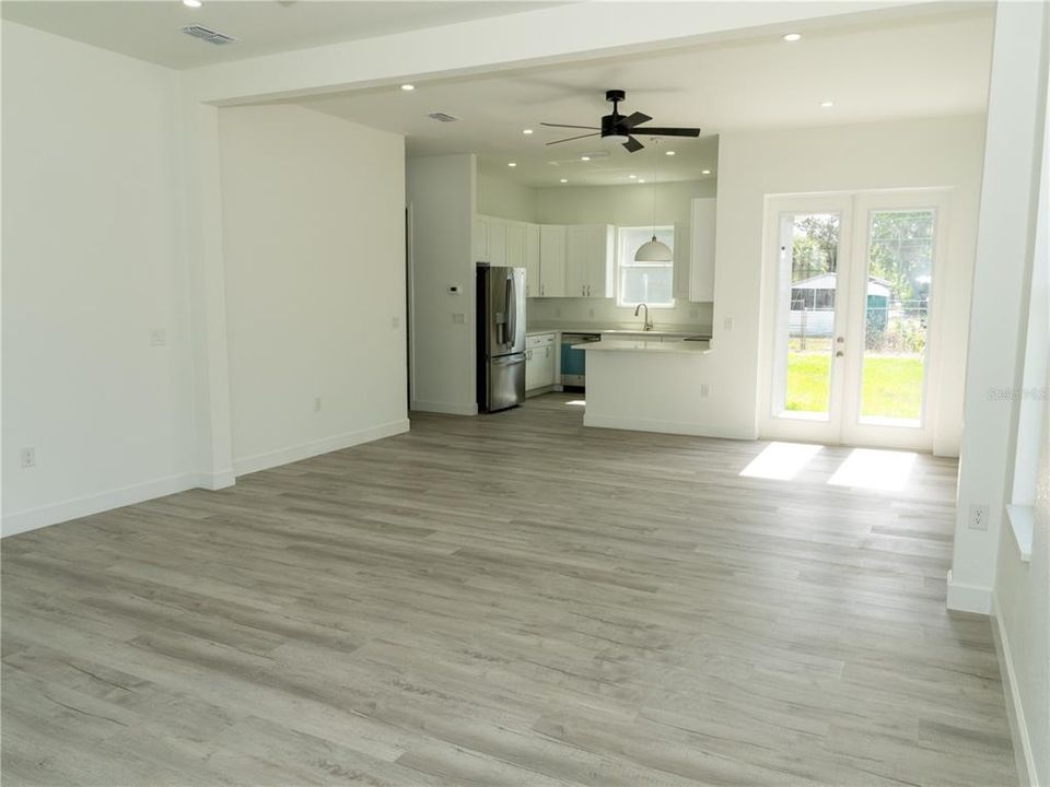 For Sale: $429,900 (3 beds, 2 baths, 1614 Square Feet)