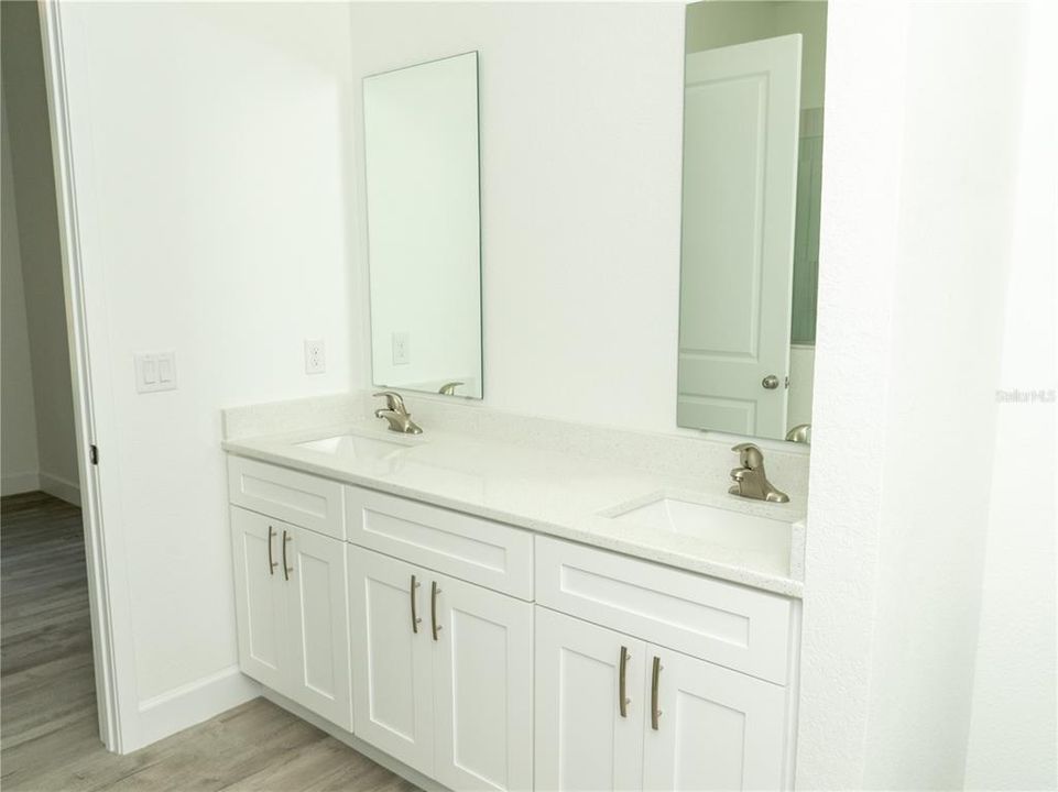 For Sale: $429,900 (3 beds, 2 baths, 1614 Square Feet)