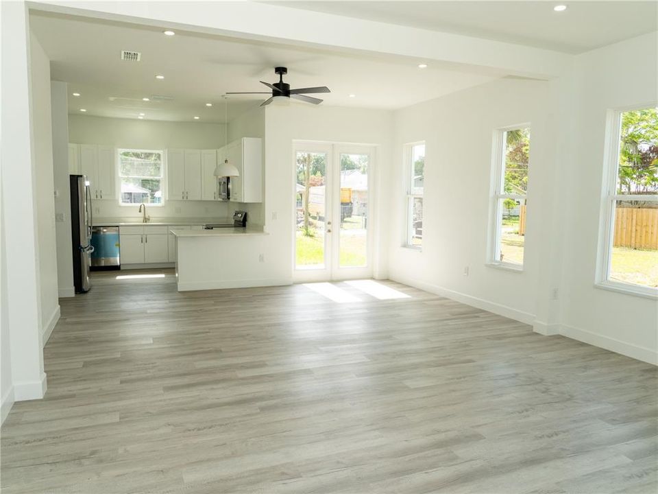 For Sale: $429,900 (3 beds, 2 baths, 1614 Square Feet)