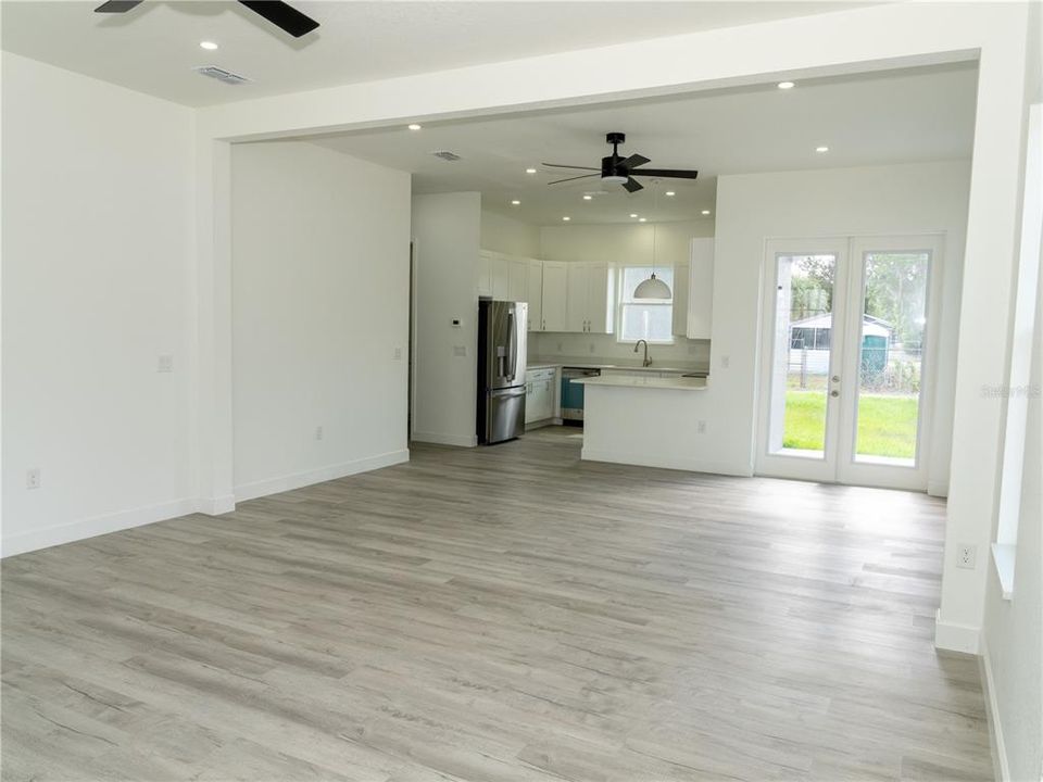For Sale: $429,900 (3 beds, 2 baths, 1614 Square Feet)