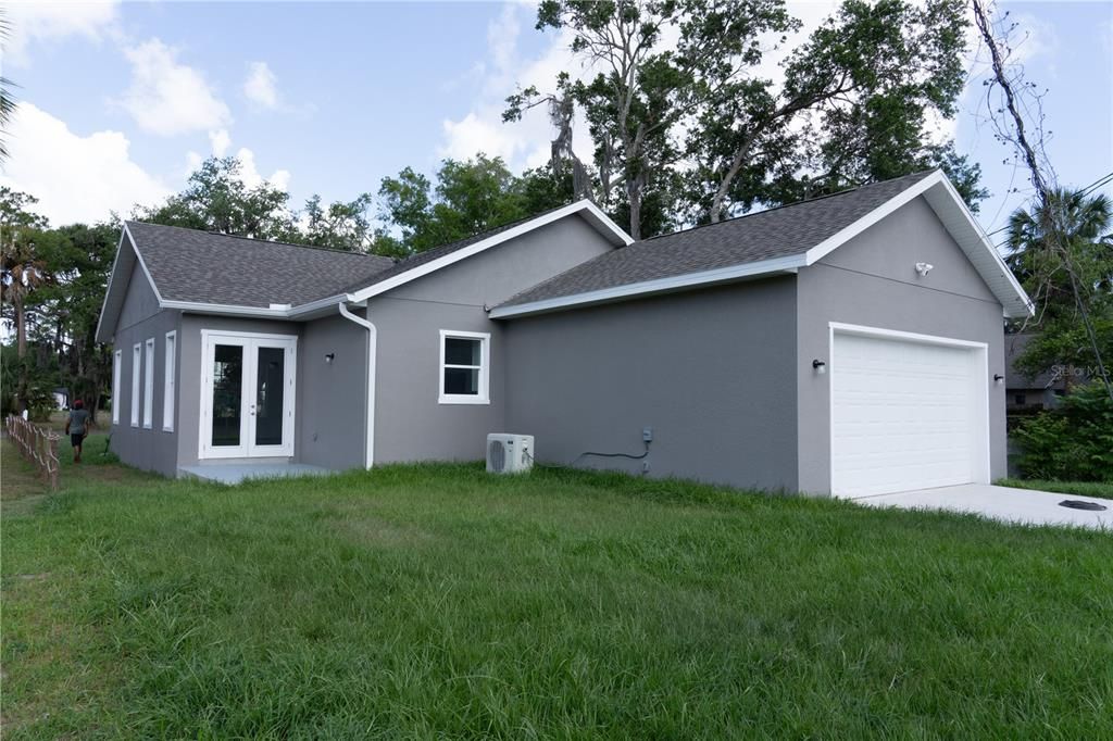For Sale: $429,900 (3 beds, 2 baths, 1614 Square Feet)
