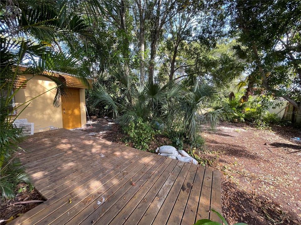 For Rent: $2,050 (2 beds, 1 baths, 900 Square Feet)