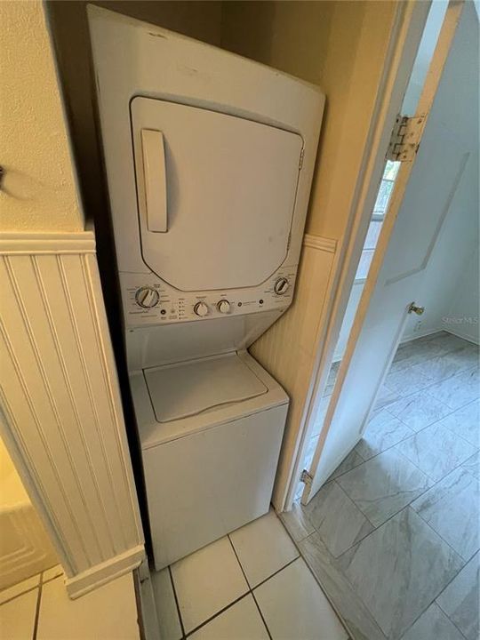 For Rent: $2,050 (2 beds, 1 baths, 900 Square Feet)