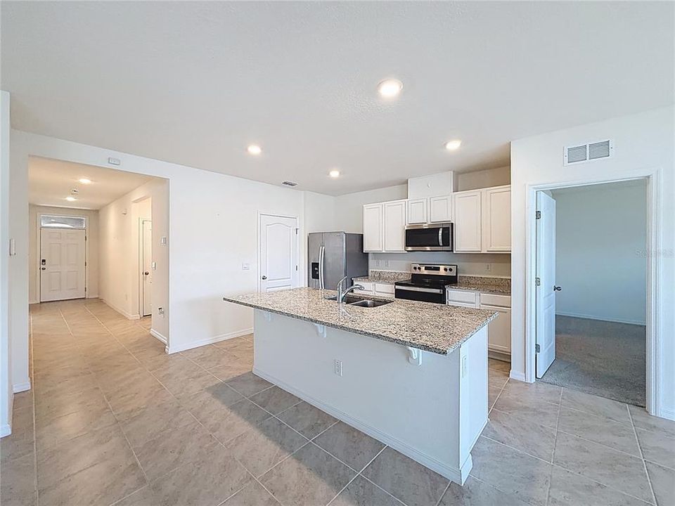 For Rent: $2,000 (3 beds, 2 baths, 1685 Square Feet)