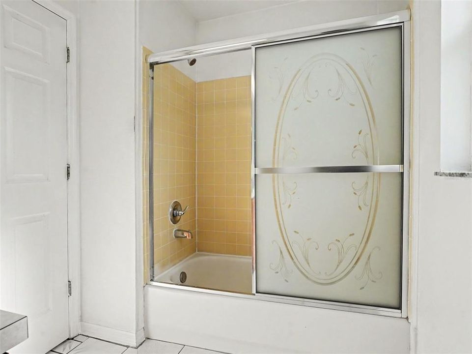 Active With Contract: $389,999 (4 beds, 2 baths, 1759 Square Feet)