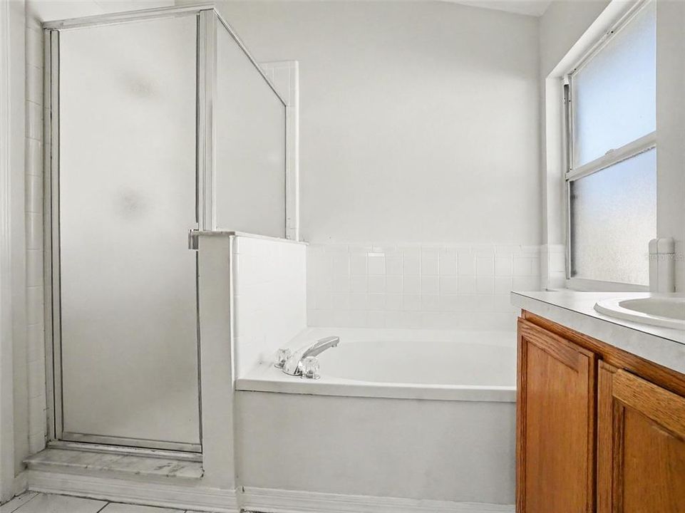 Active With Contract: $389,999 (4 beds, 2 baths, 1759 Square Feet)