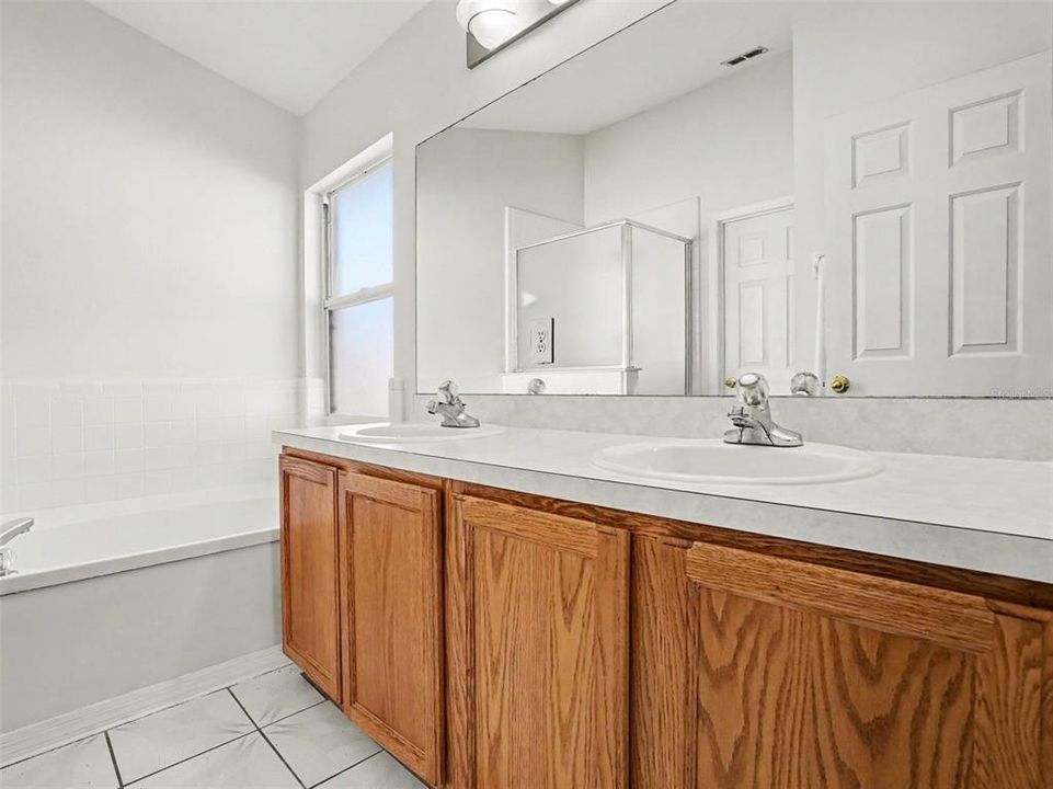 Active With Contract: $389,999 (4 beds, 2 baths, 1759 Square Feet)
