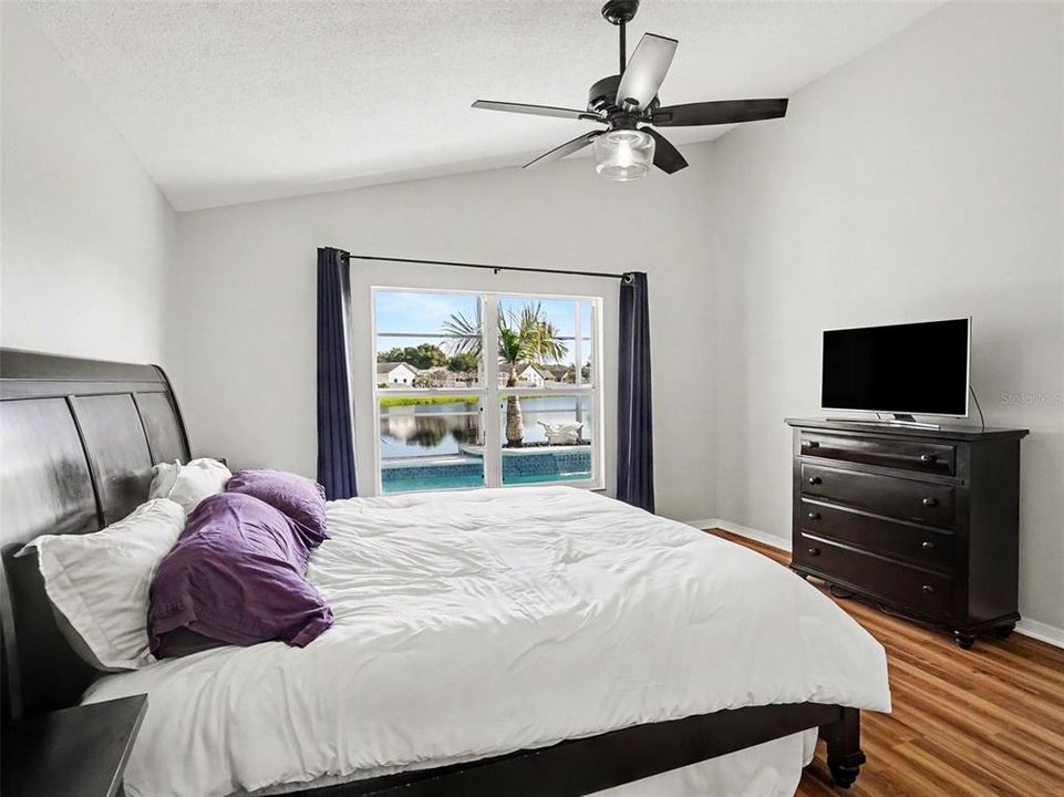 Active With Contract: $389,999 (4 beds, 2 baths, 1759 Square Feet)