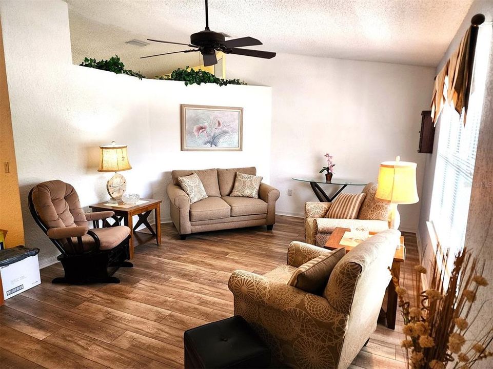 For Sale: $220,000 (2 beds, 2 baths, 1505 Square Feet)