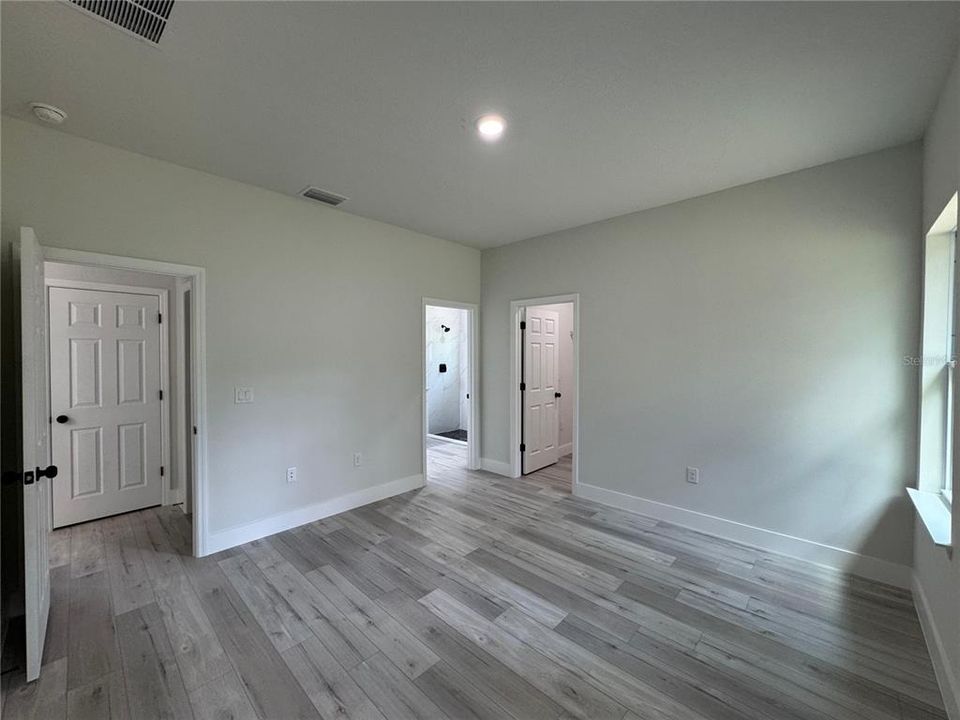 For Sale: $259,990 (3 beds, 2 baths, 1376 Square Feet)