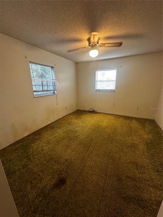 Activo con contrato: $222,000 (3 camas, 1 baños, 980 Pies cuadrados)