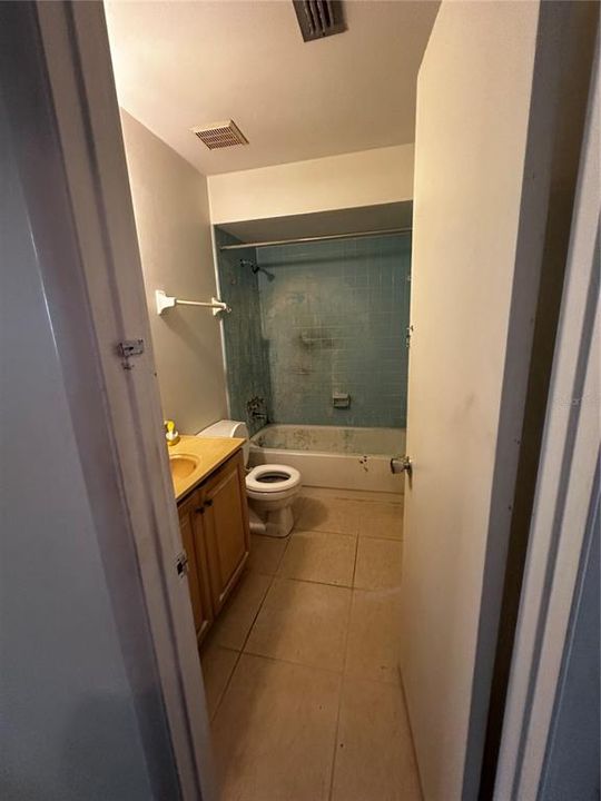 Activo con contrato: $222,000 (3 camas, 1 baños, 980 Pies cuadrados)