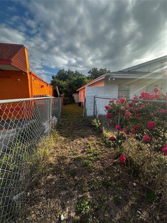 Activo con contrato: $222,000 (3 camas, 1 baños, 980 Pies cuadrados)