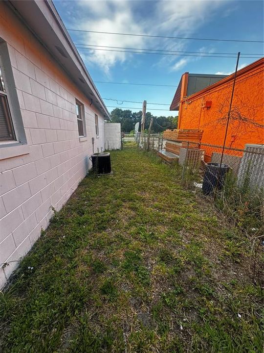 Activo con contrato: $222,000 (3 camas, 1 baños, 980 Pies cuadrados)