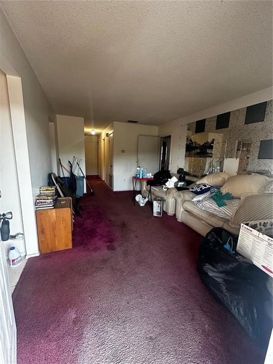 Activo con contrato: $222,000 (3 camas, 1 baños, 980 Pies cuadrados)